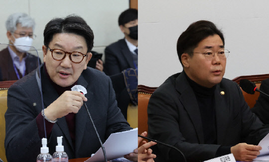 권성동(왼쪽) 국민의힘 의원과 박찬대 민주당 최고위원. 연합뉴스